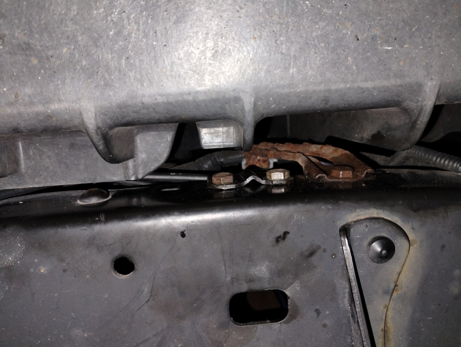 Rear Lines Top Bracket bolts.jpg