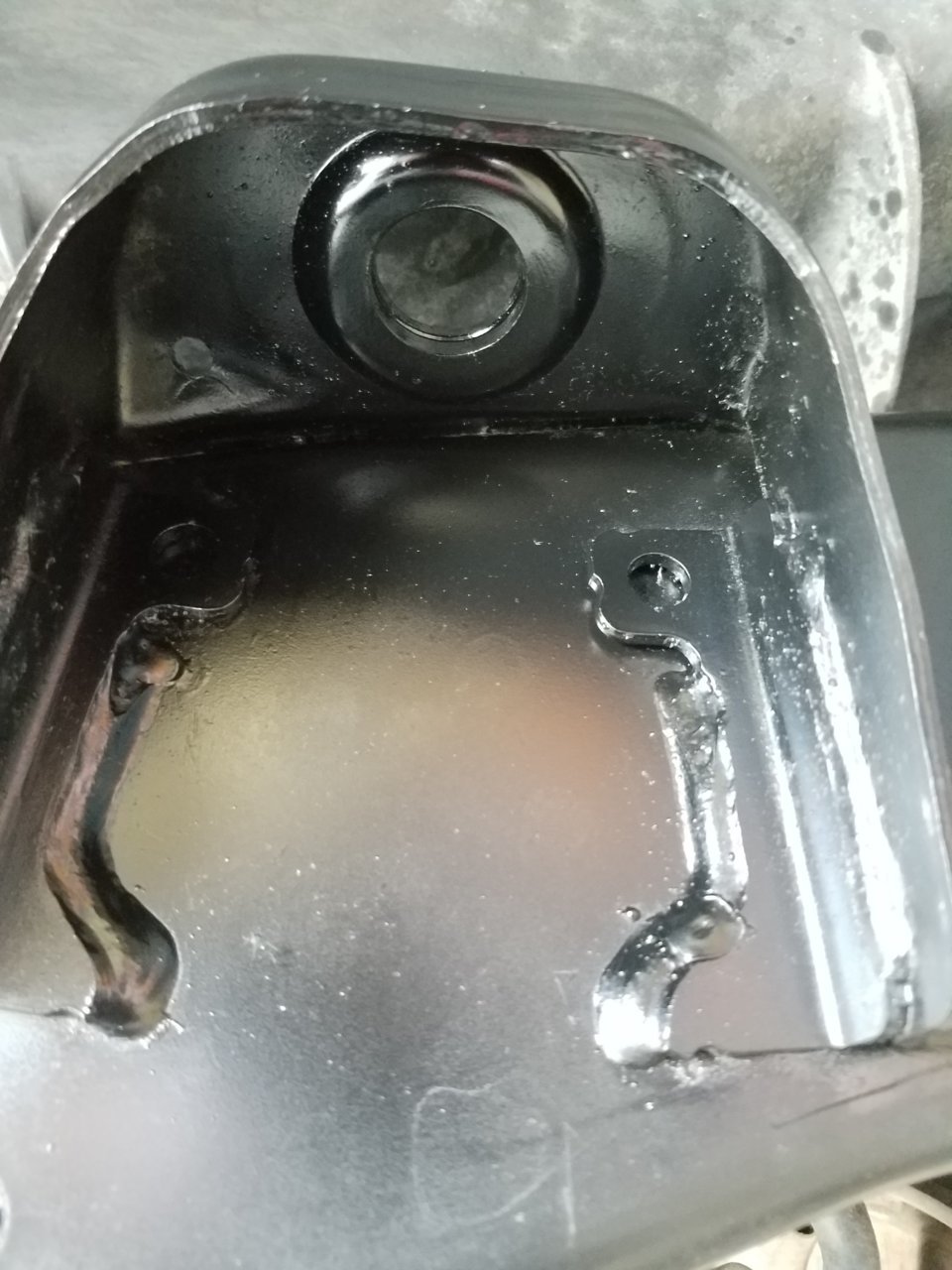 rear shock mount paint.jpg