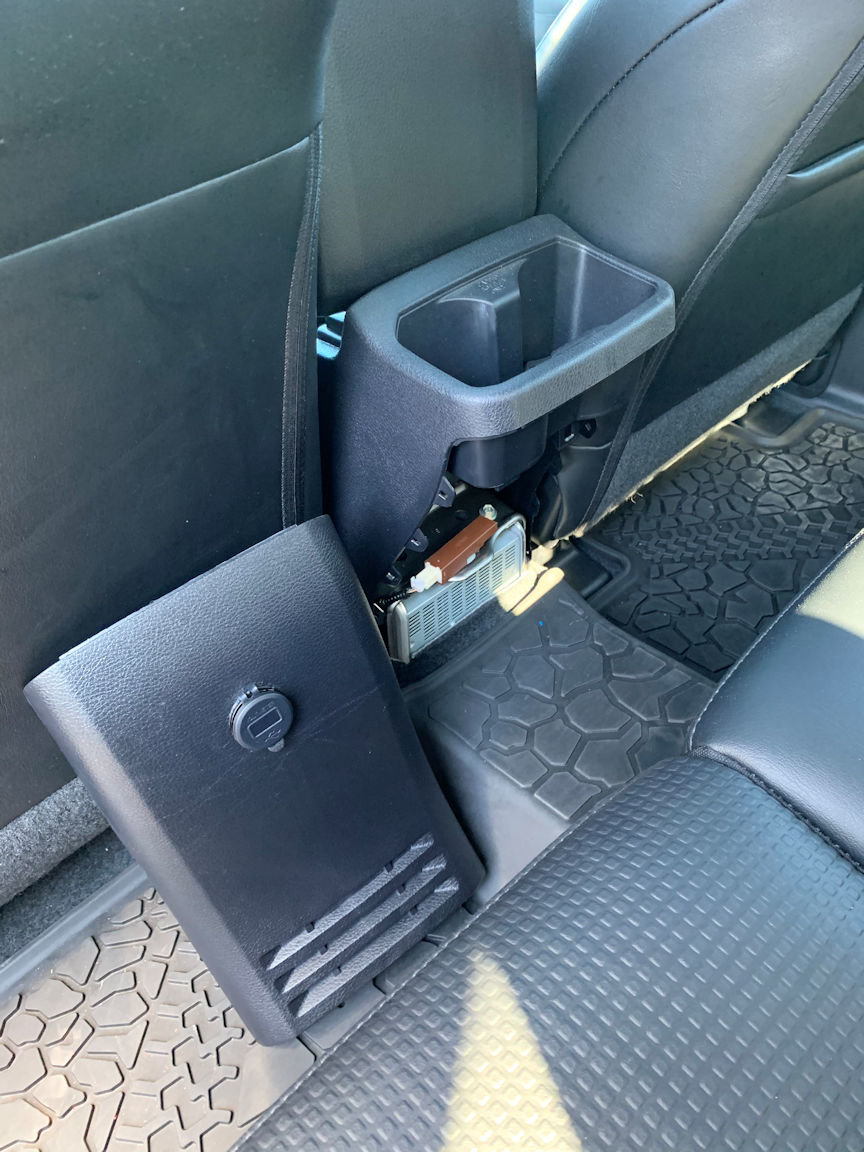 Rear USB 1.jpg