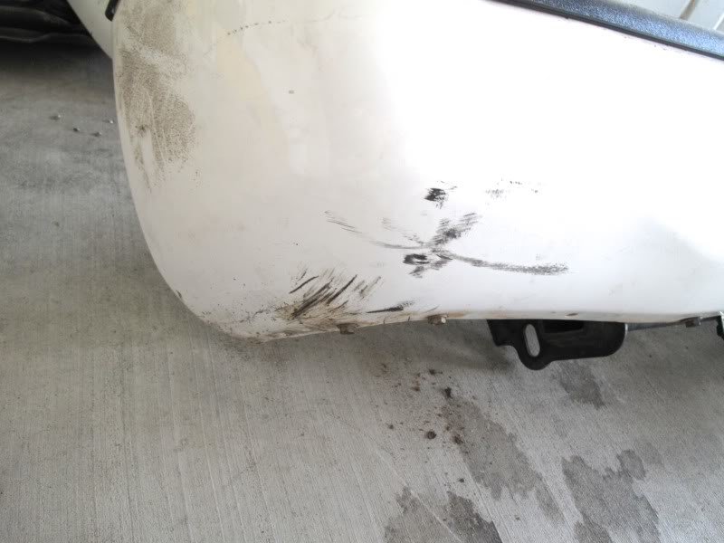 rearbumperscratch2_b4e55daaae7bb5f9209b904088bec06b67ae7c7f.jpg