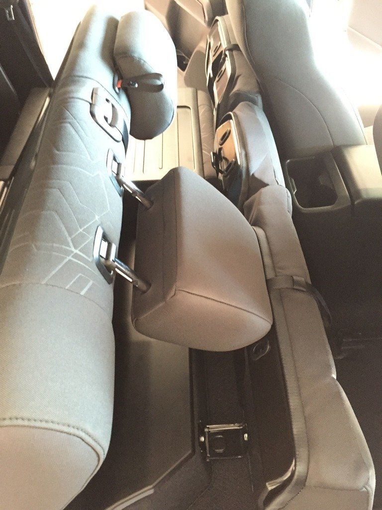 rearseat_notfolded_zpsqums2olx_6fe1805eb41376389a2a1df04294353dfd11c002.jpg
