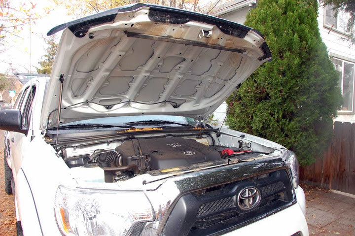 redline-hood-open_8a17ba9987912de19d5a8870e2f6b9e0c0e042b2.jpg