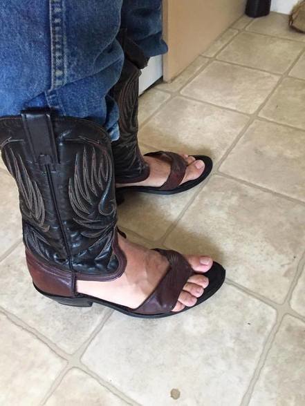 redneck_boot_sandals_brown__11499.1436296221.490.588.jpg