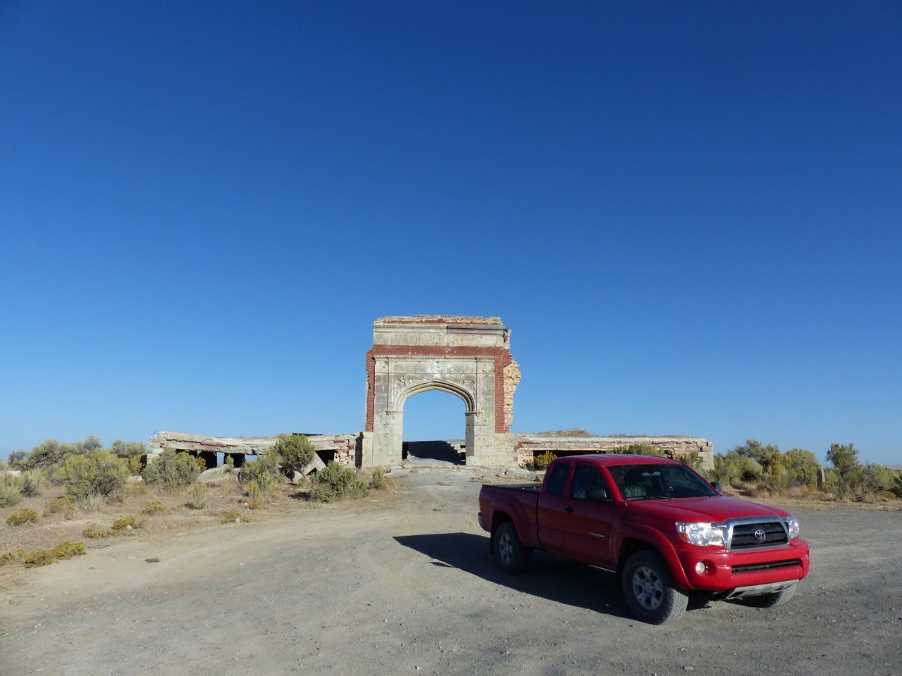 Remains of Lincoln School Metropolis NV..jpg