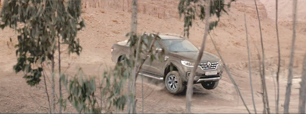 Renault%2BAlaskan%2BReveal%2B20160701-02_34597bc45d9b3369d392e8aadacd81d5c0a2dd11.jpg