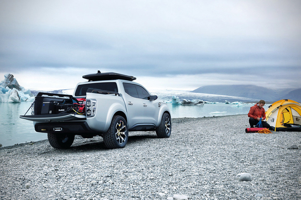 Renault-Alaskan-Concept-4_11bbd965d6b8aeb4294e91b6db509c7152217e2a.jpg