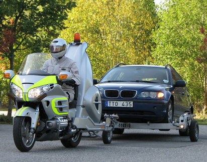 retriever_towing_motorcycle.jpg