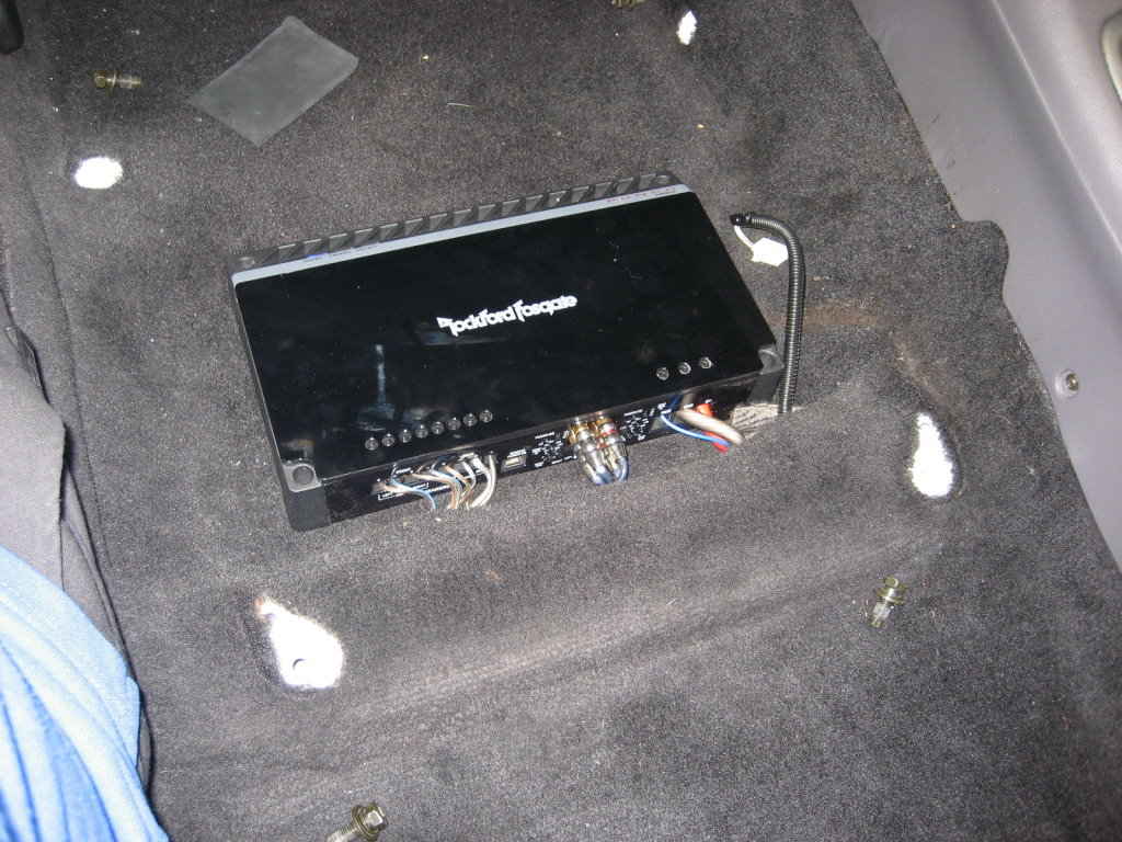 RF4004Amp_ae9ee3992f8a1e0edf731197601968dcde37a52d.jpg
