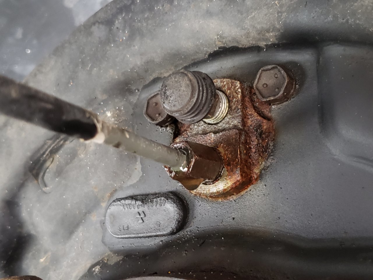rh wheel cyl.jpg