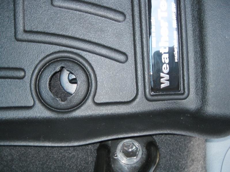 right grommet with fitment (800x600).jpg