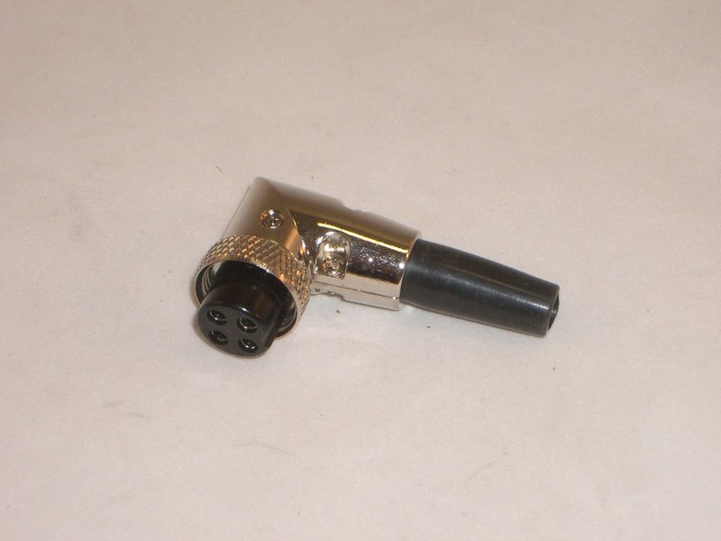 RightAngle_4Pin_microphone_connector_p1.jpg