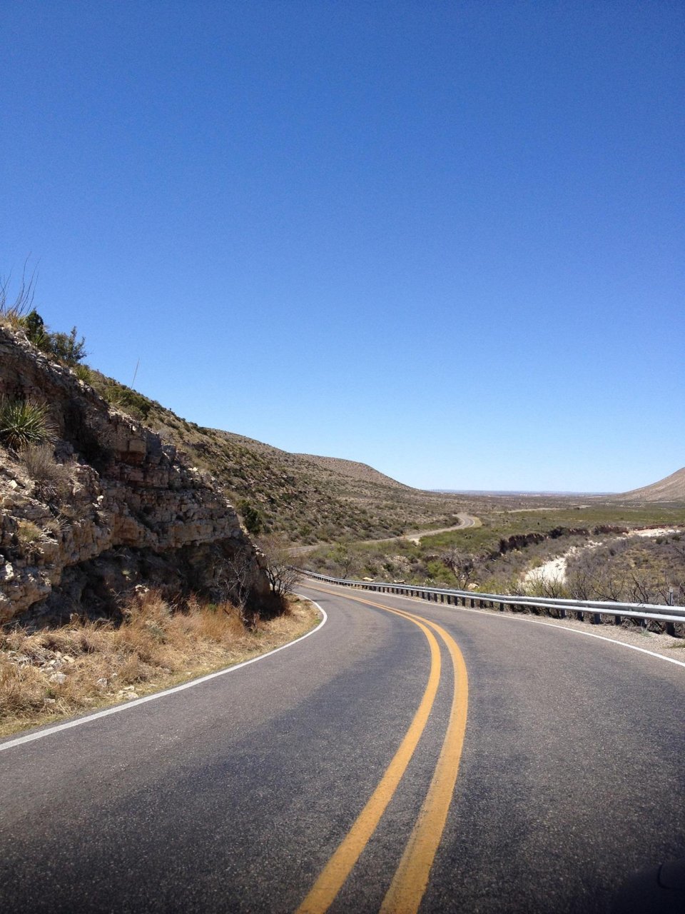 road-from-carlsbad-nm.jpg