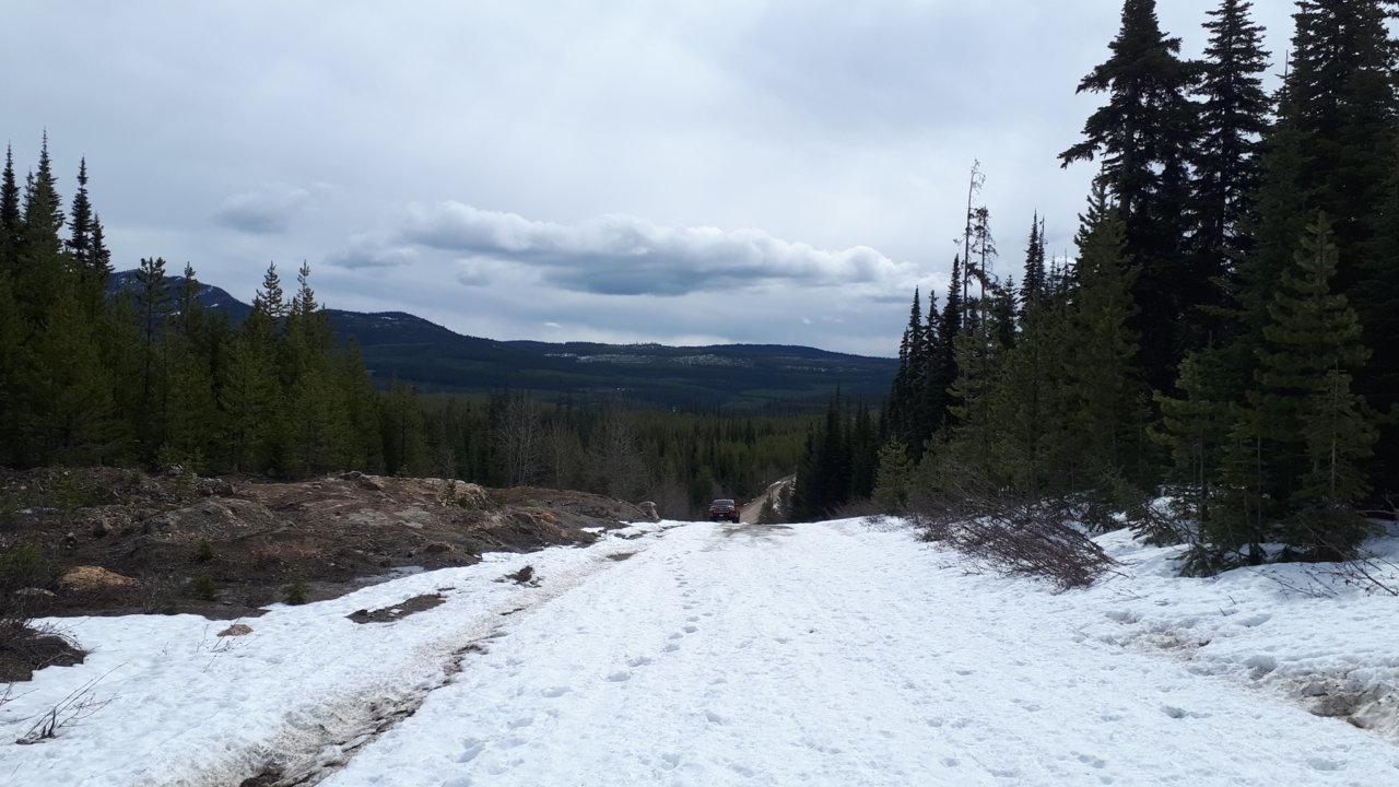 road-truck-longviewsnow.jpg