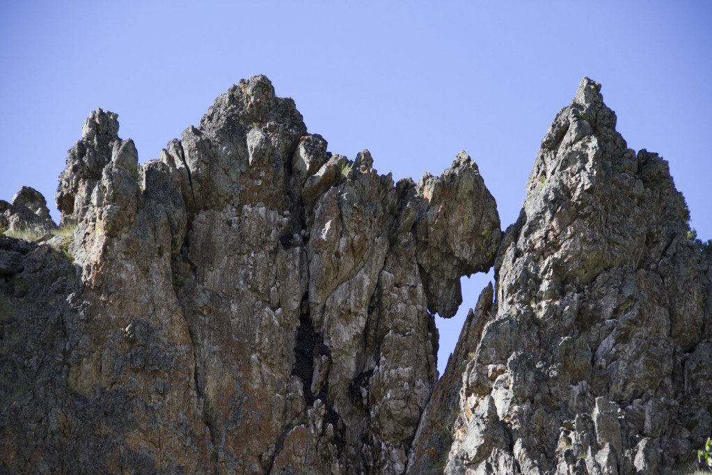 rocks2_7fcc5c1857959bedeebc4eeab2a3e301be0ffbf4.jpg