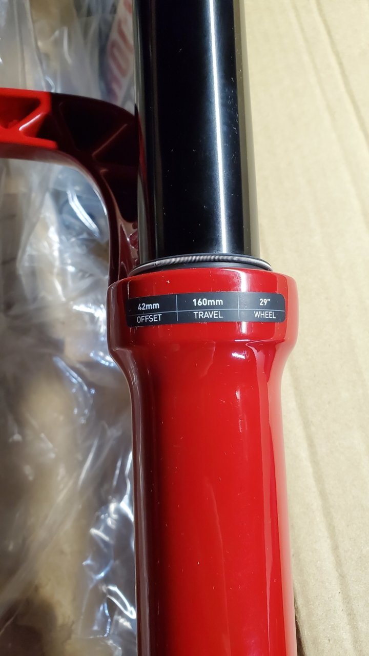 Rockshox-Lyrik-Ultimate-203107_57b0dab6fd8f71fbe823026cfa55576516b5ef19.jpg