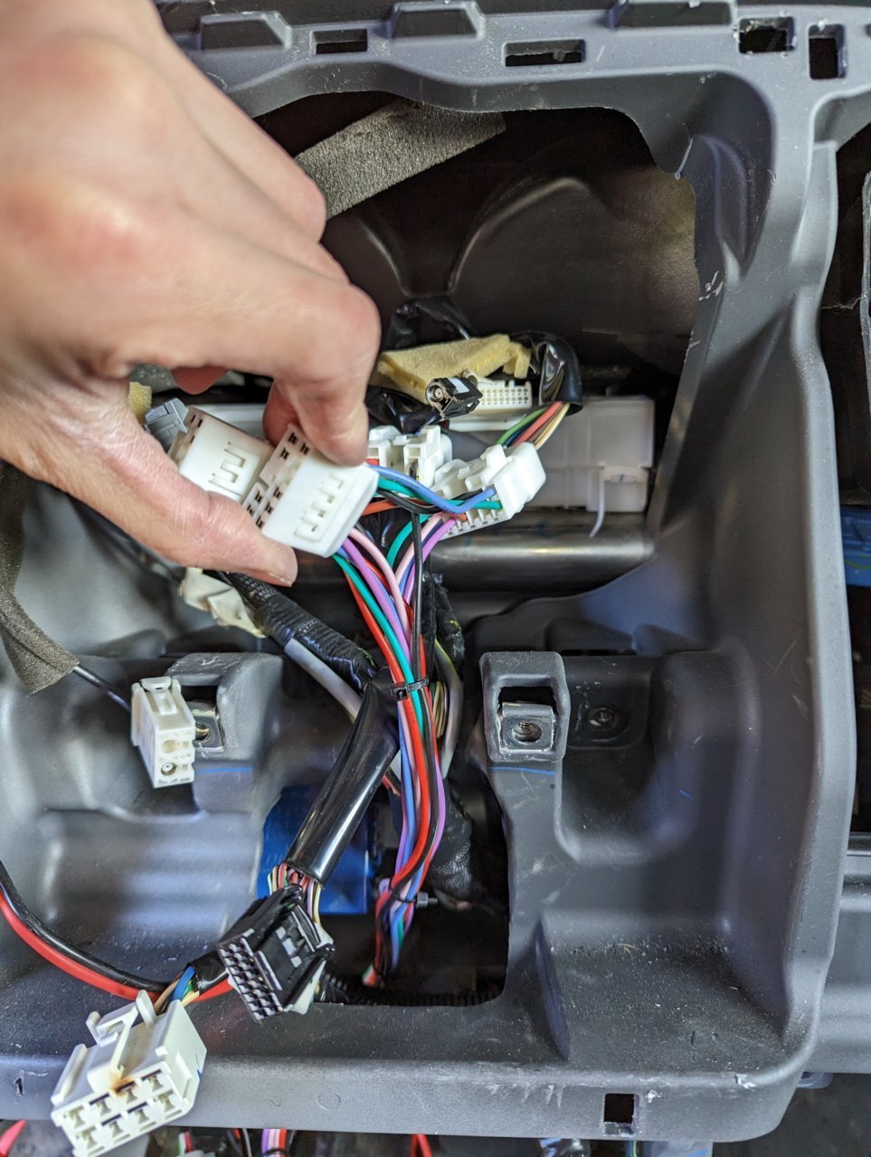 Rogus-Innovations-Speaker-Harness-Instal_8ed0996e108ce2613a41870b32ff2c161d0a1555.jpg