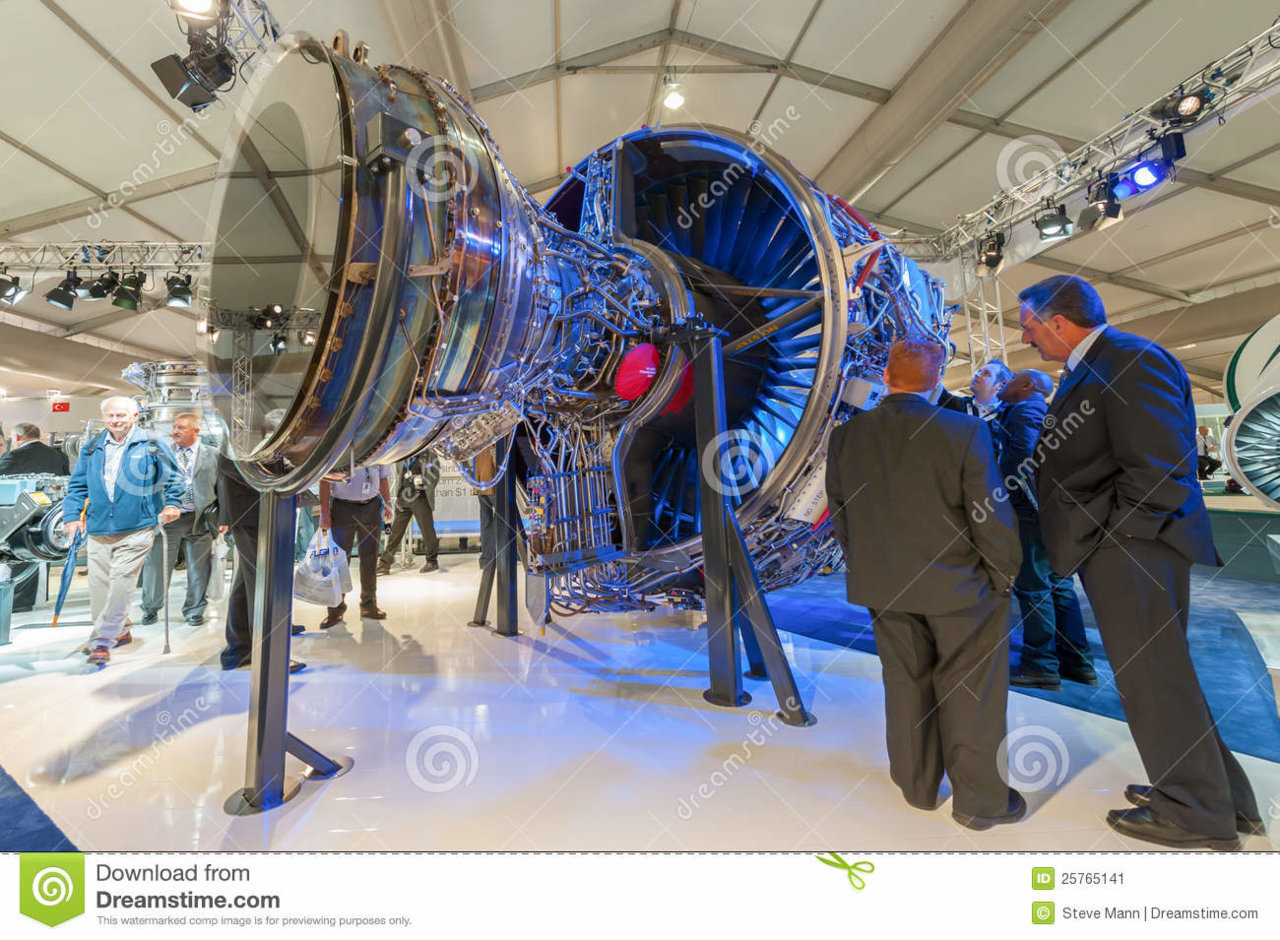 rolls-royce-jet-engine-25765141.jpg