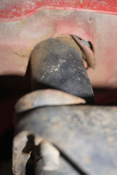 RR-Body-Mount-Damage.jpg