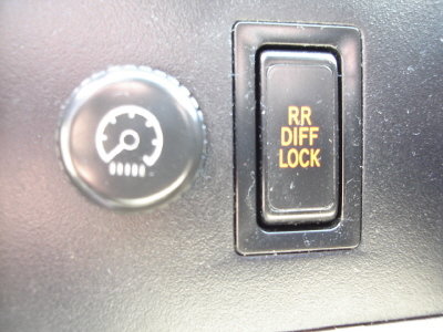 RR diff lock button.jpg