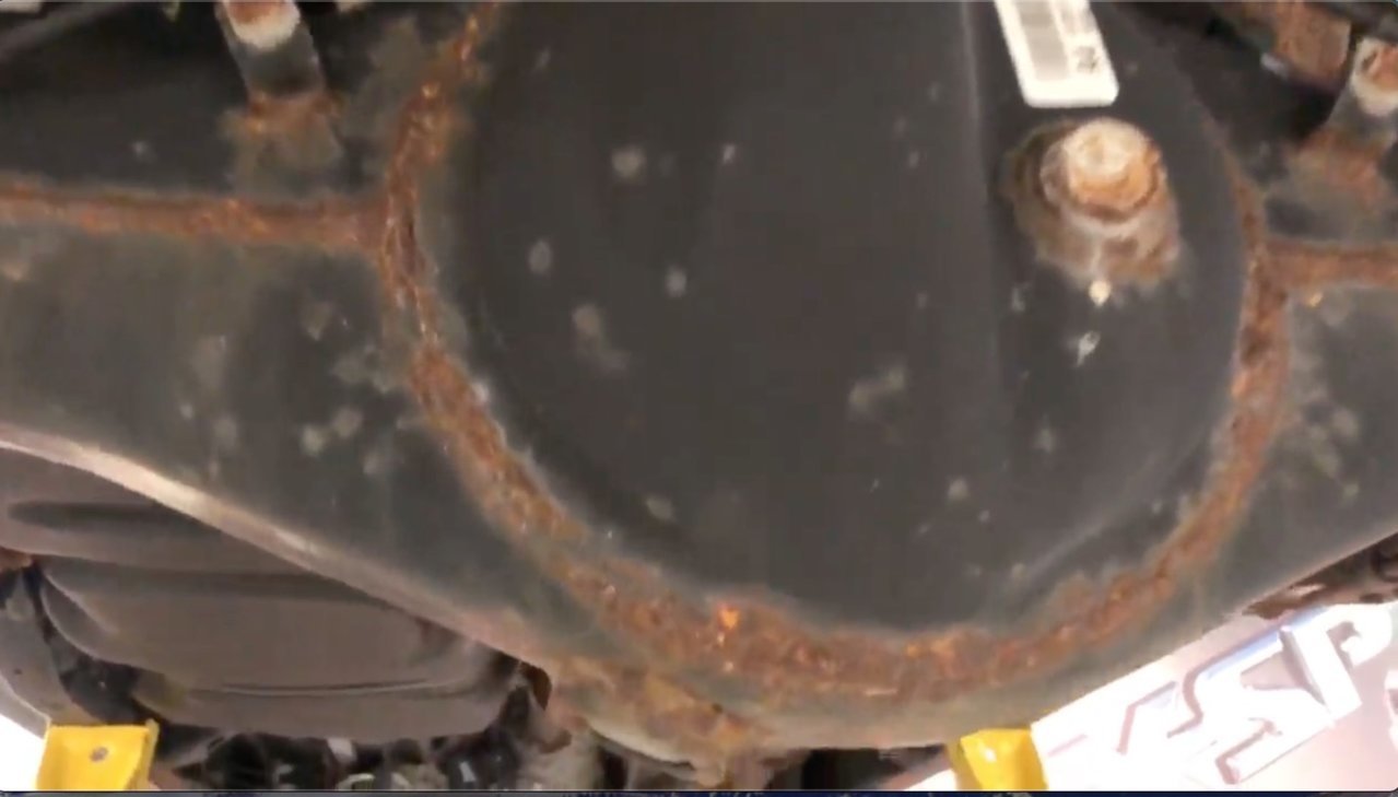 Rust on Rear Diff.jpg