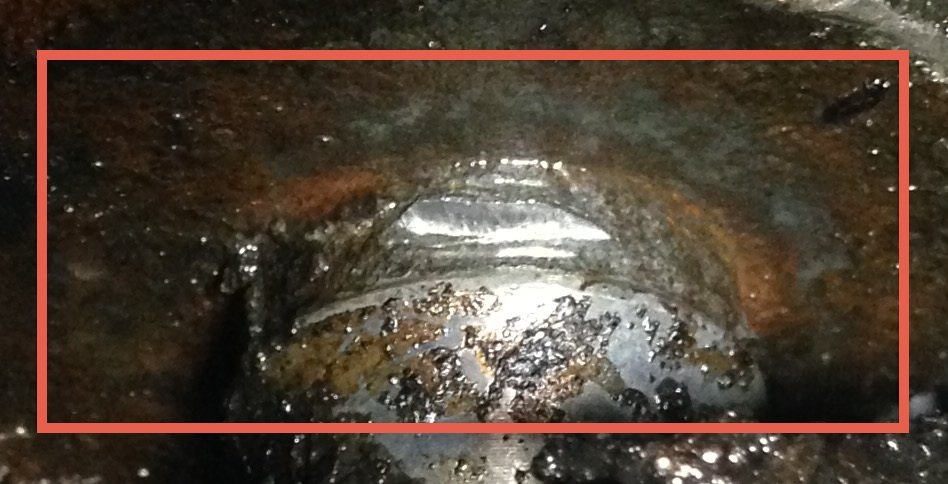 rusted tie rod end zoom.jpg