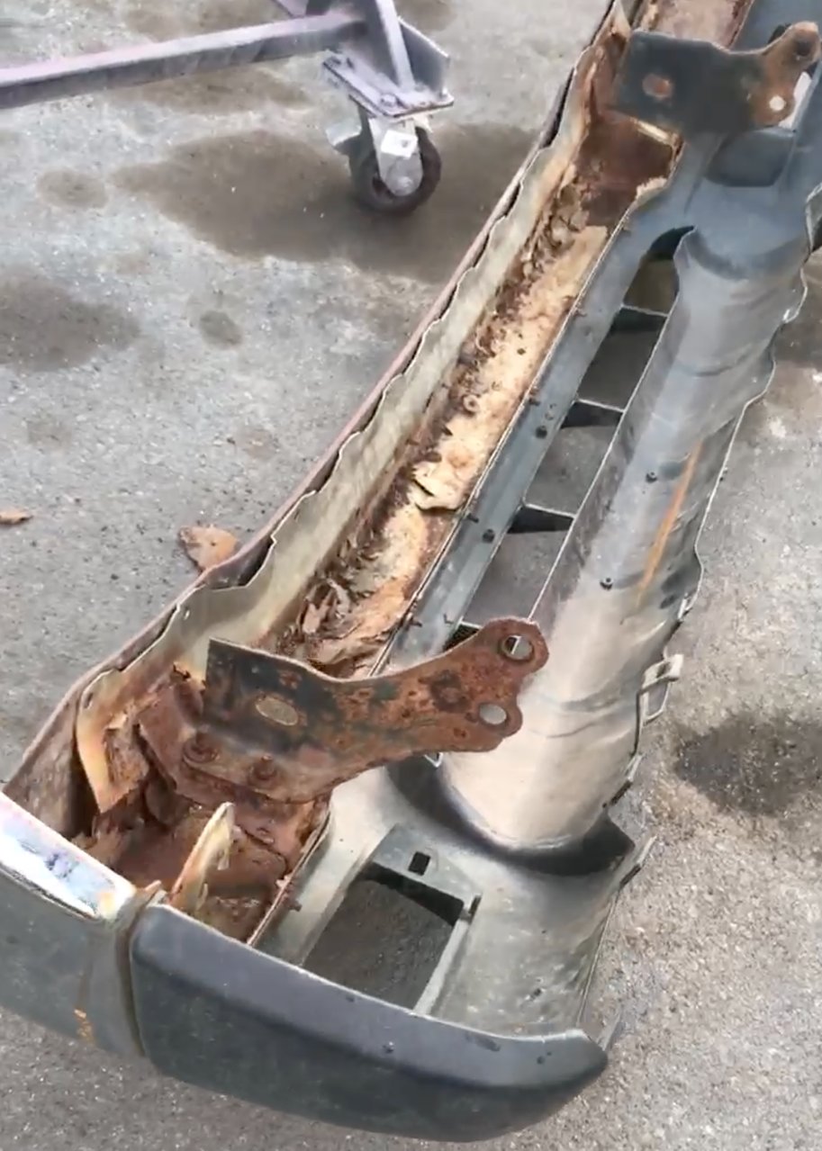 rusty-bumper.jpg