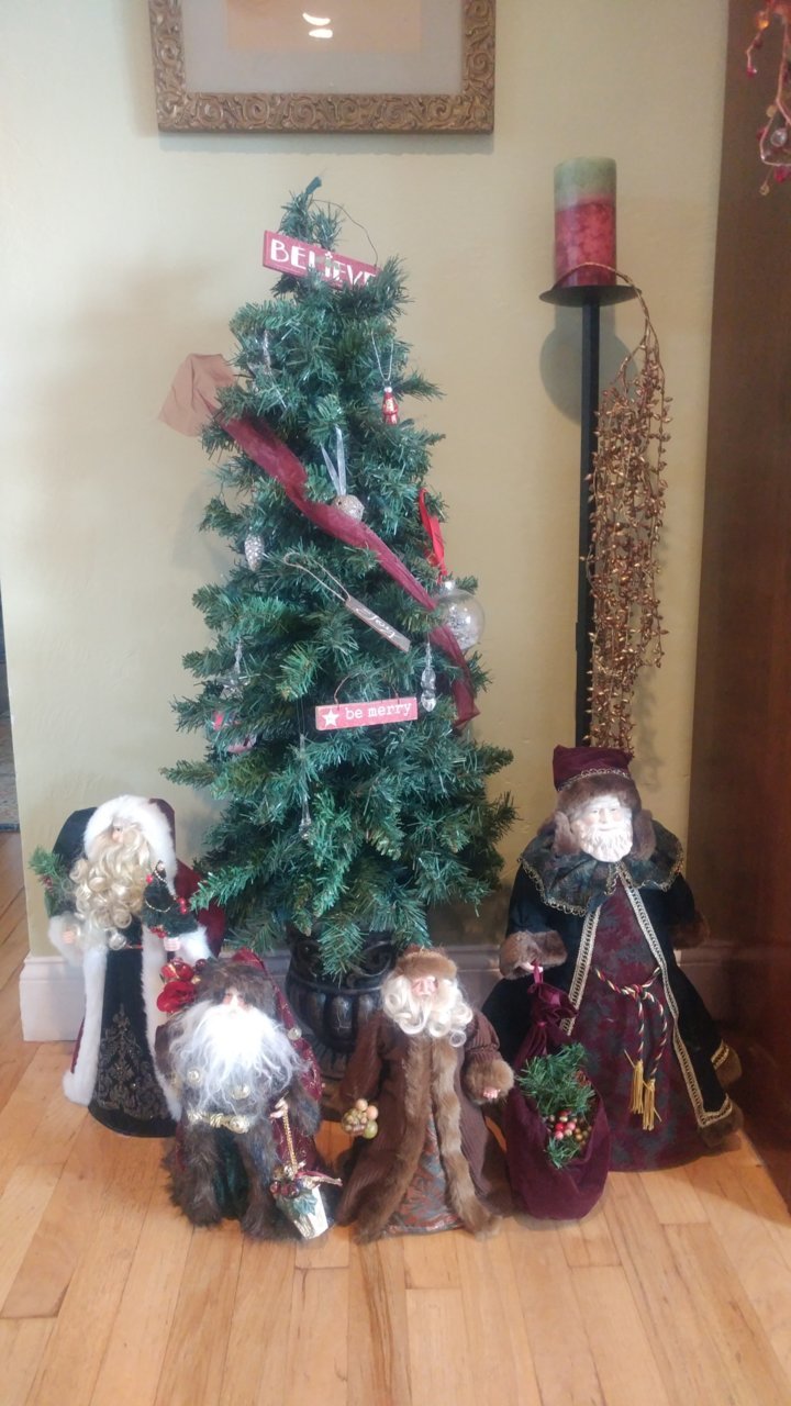 Samll tree Santa's (1).jpg