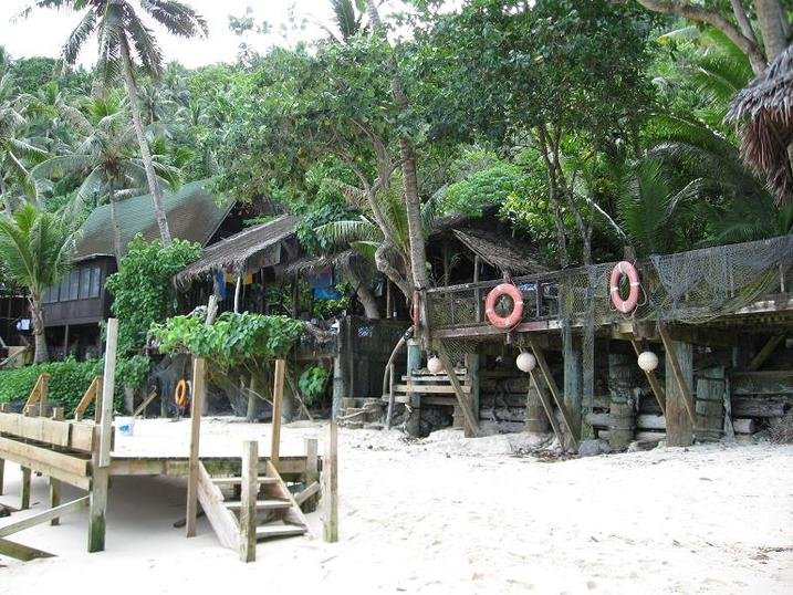 SamoaTisaBar.jpg