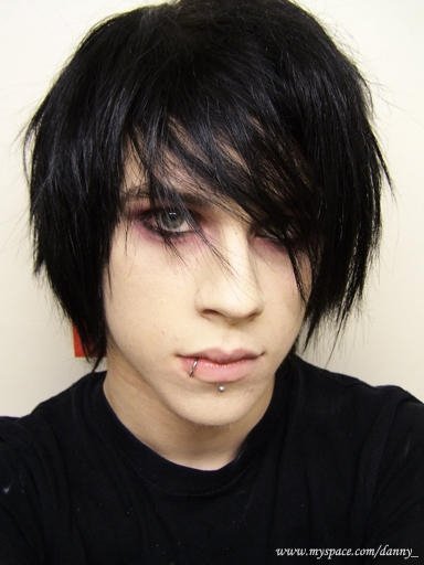 scene_emo_hairstyles_for_boys_Cool Emo Guys Hairstyles 2.jpg