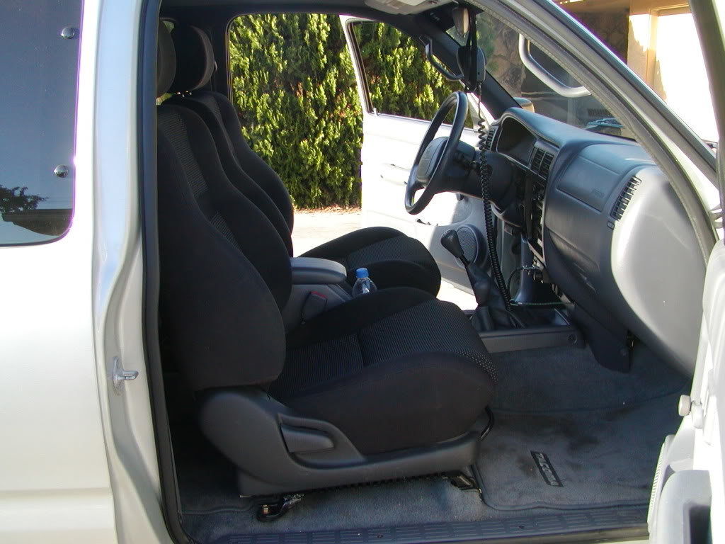 scionseats02_a0507525b451d6b8b1f384b3ceee07644361acab.jpg