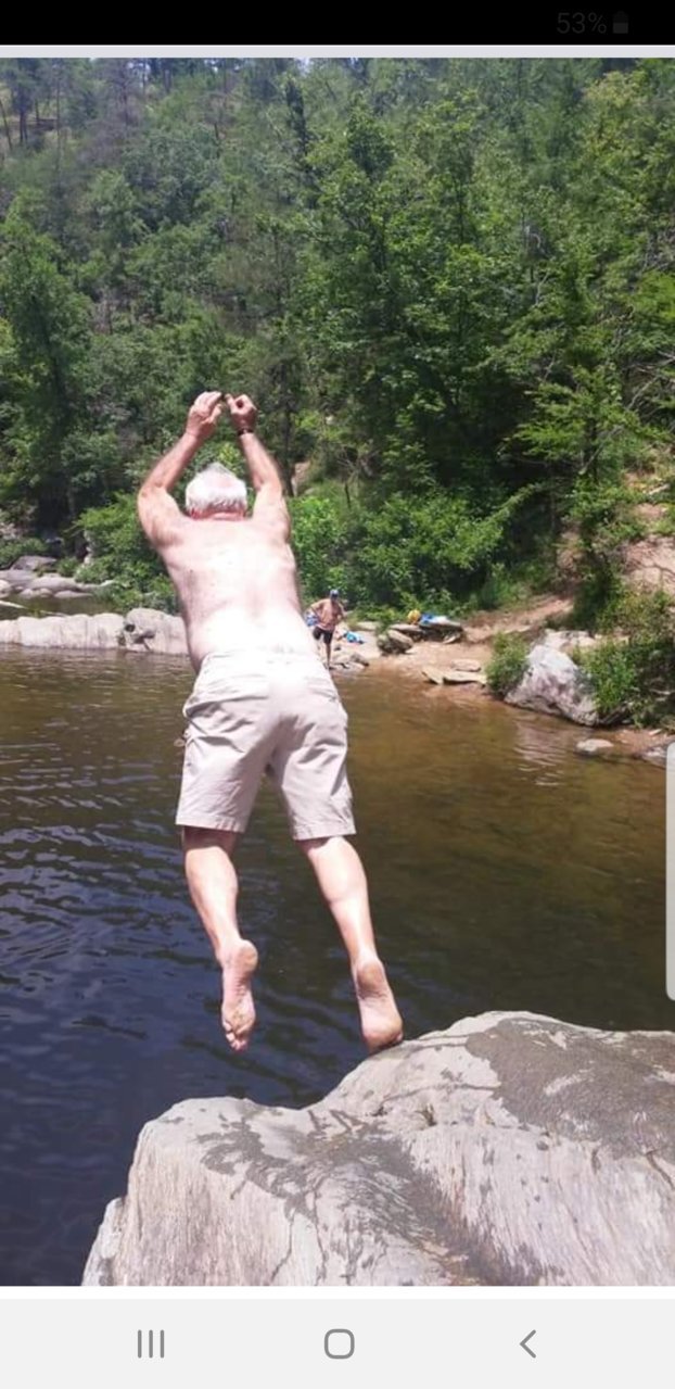 Screenshot_20190628-035114_Facebook.jpg