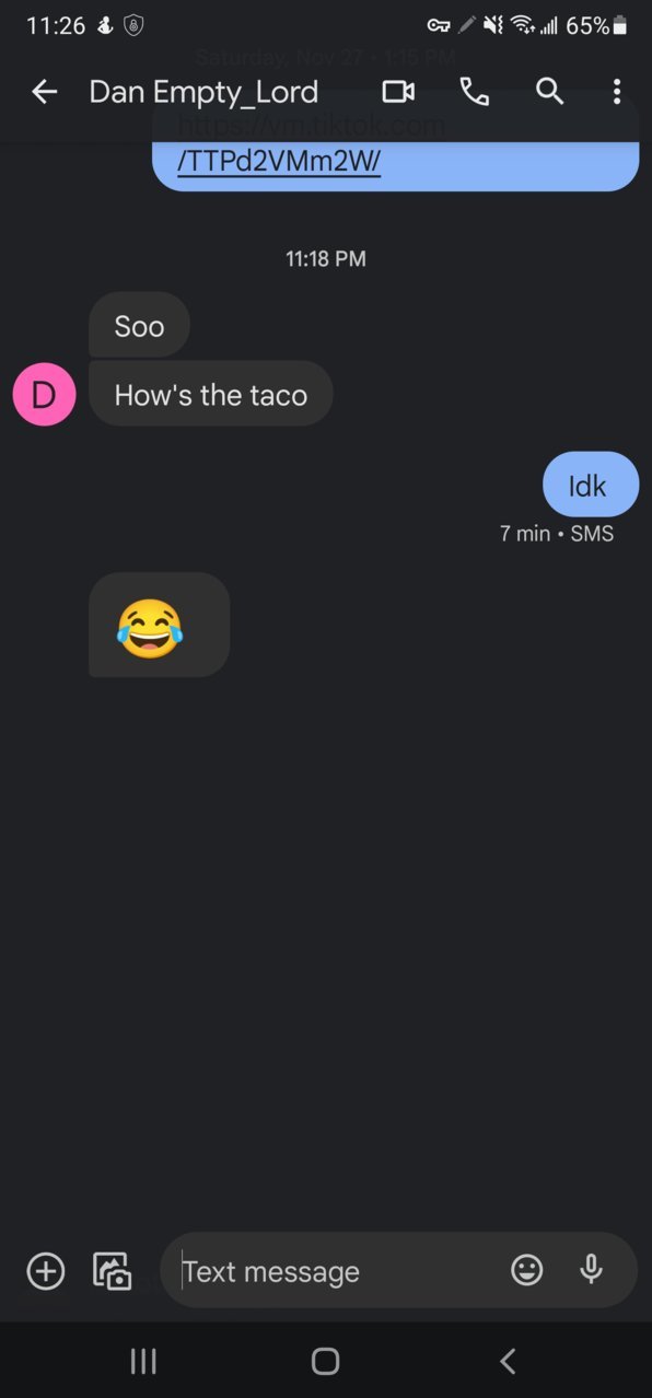 Screenshot_20211204-232638_Messages.jpg