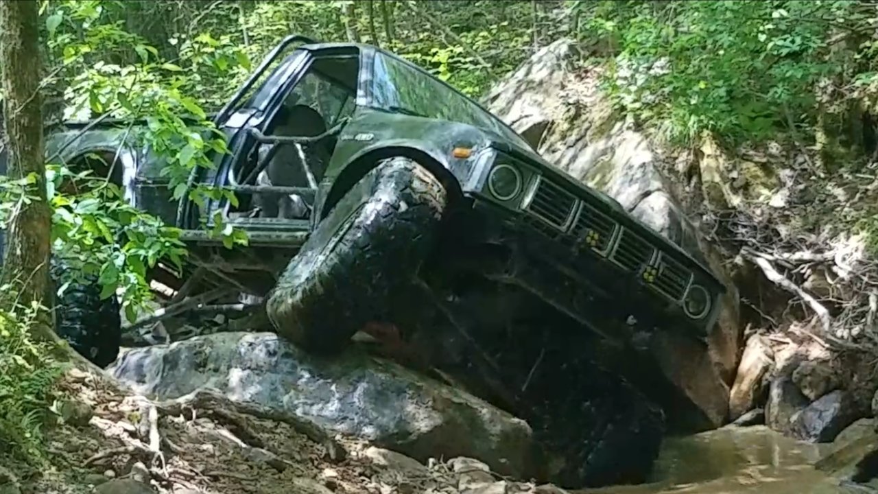 Screenshot_20230507-061443_Video Player.jpg