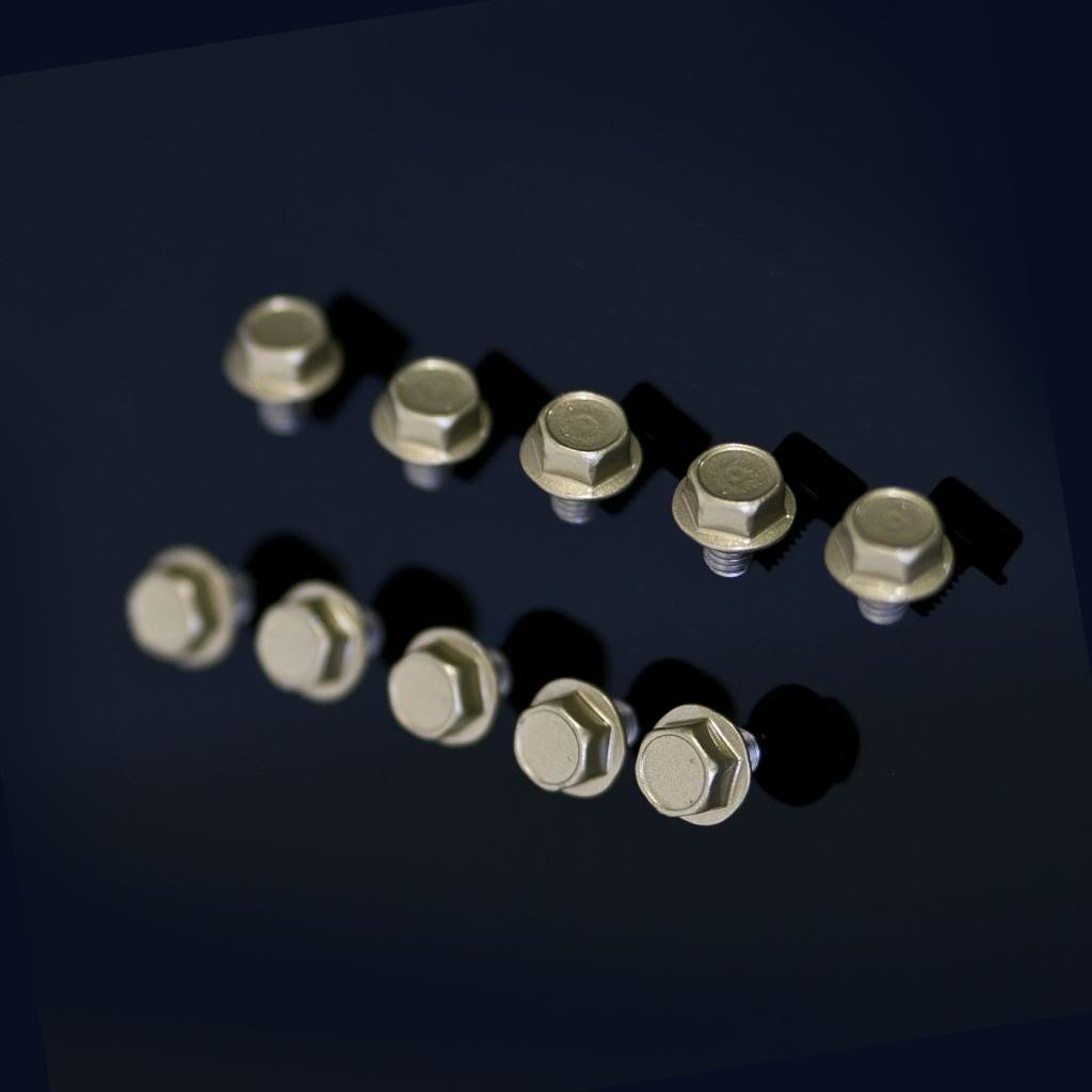 SCS_GoldStuds_007_zps950c5ae5_2d6ddb06ade057d3167c78b5ac51a1d18847036c.jpg