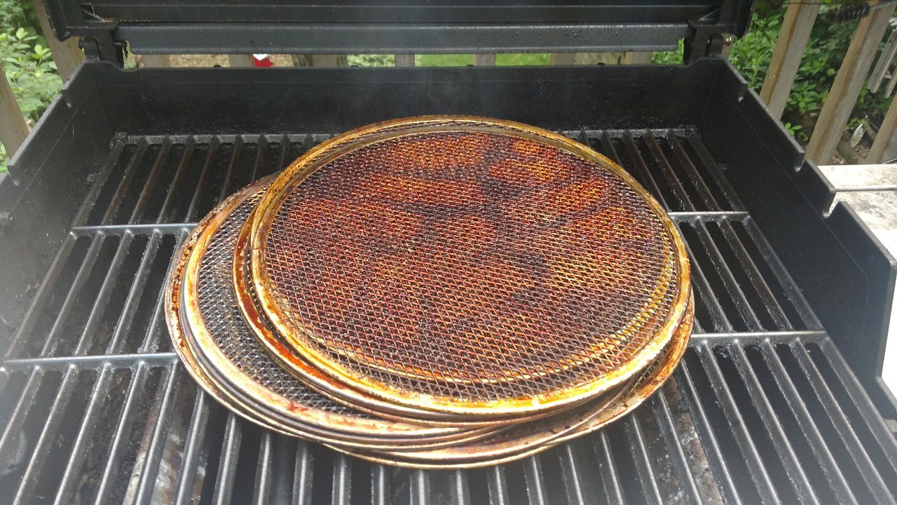 seasoning pizza screens.jpg