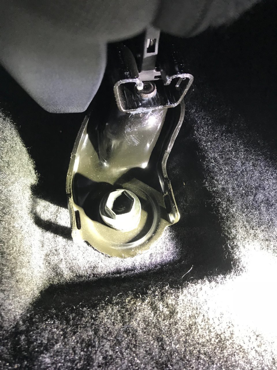 seat bolt.jpg