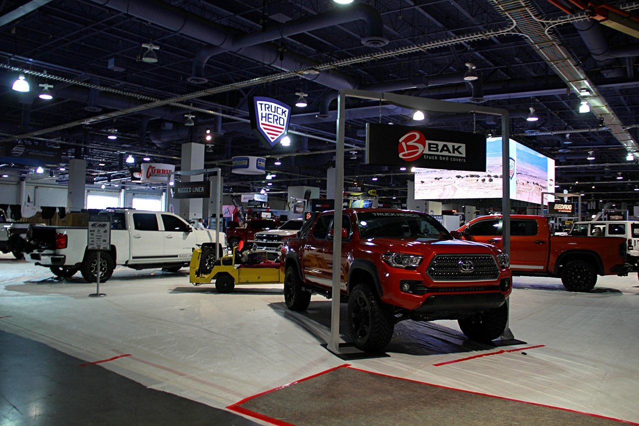 sema-2017-move-in-day-18.jpg