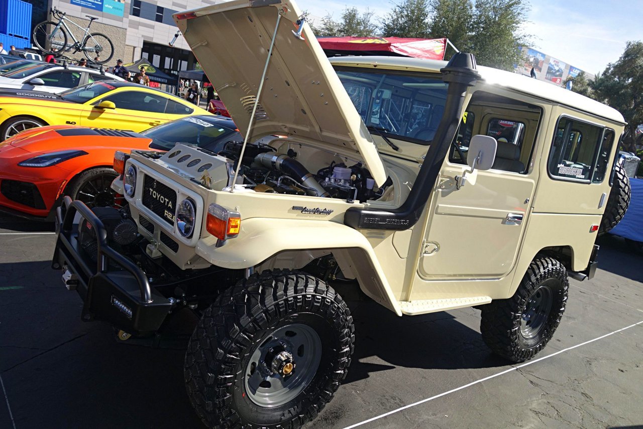 sema18-coolest-diesel-rides-46.jpg
