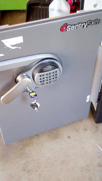 sentry safe-b.jpg