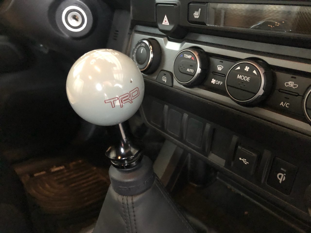 shift knob.jpg