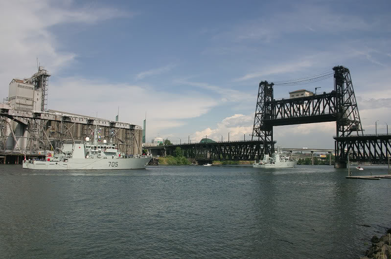 ShipsSteelBridge-1_bd8a59b5fd02fc18c6c413a8910ec139737a1189.jpg