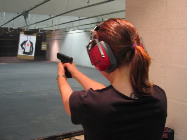 Shooting_range_Glock_815822b157f2c6ffe8426b468ff23695edb93bed.jpg