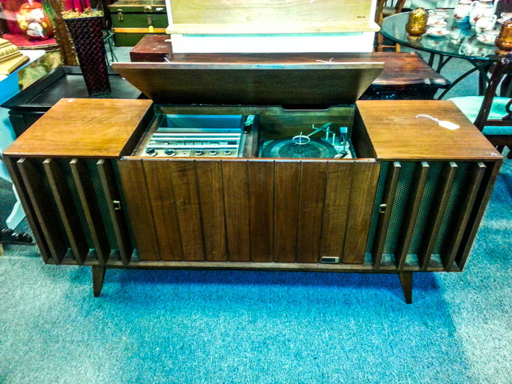 shop-stuff-store-vintage-record-player-stereo-and-speakers-vintage-stereo-cabinet-1024x768.jpg