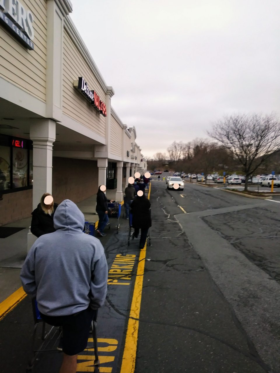 Shoprite rationing line.jpg