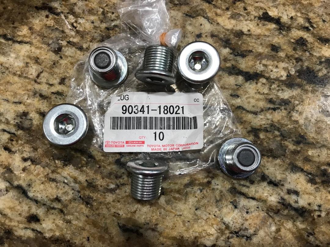 Short Magnetic Drain Plug 90341-18021.jpg