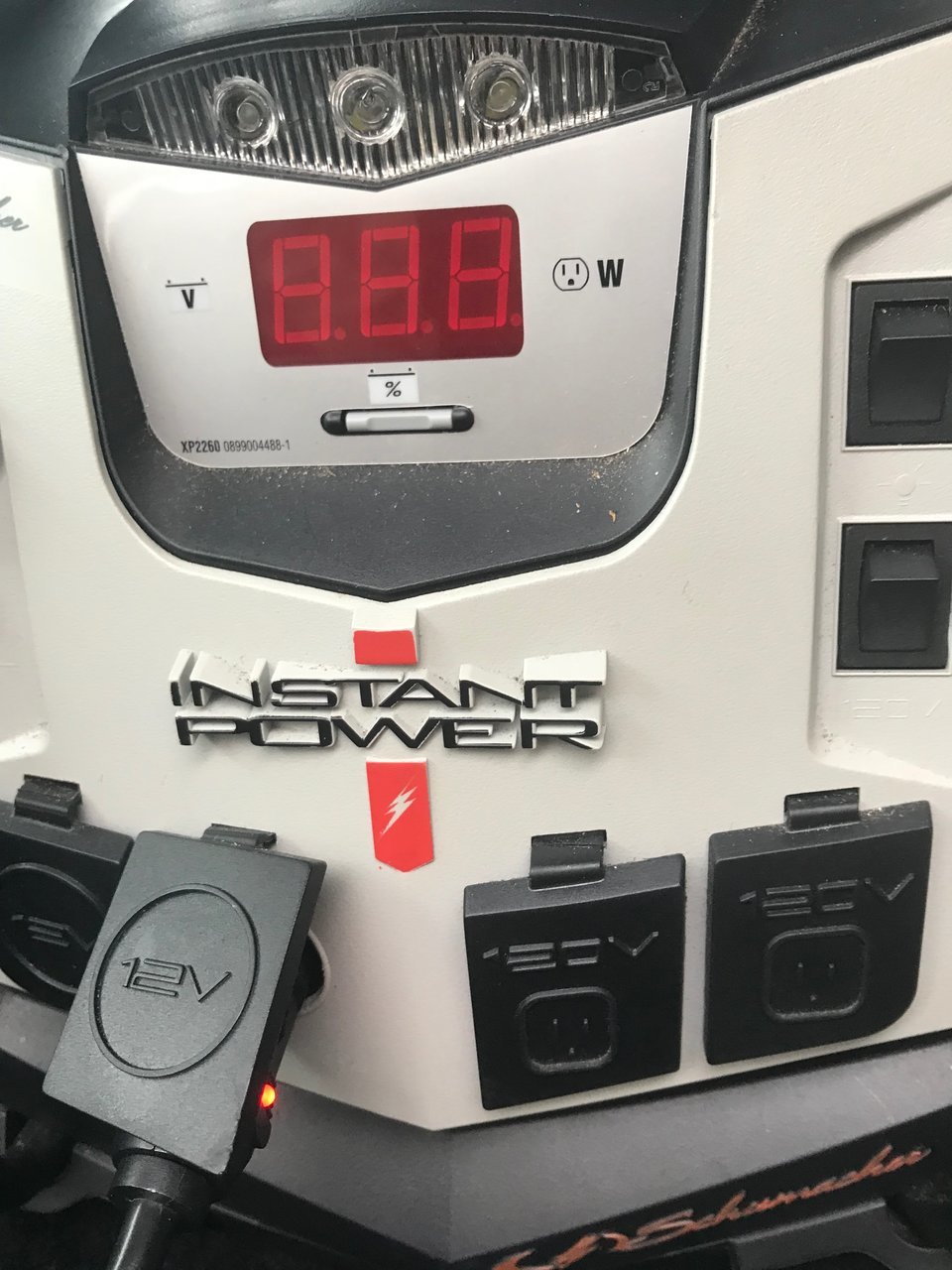 Shumacher portable power supply.jpg