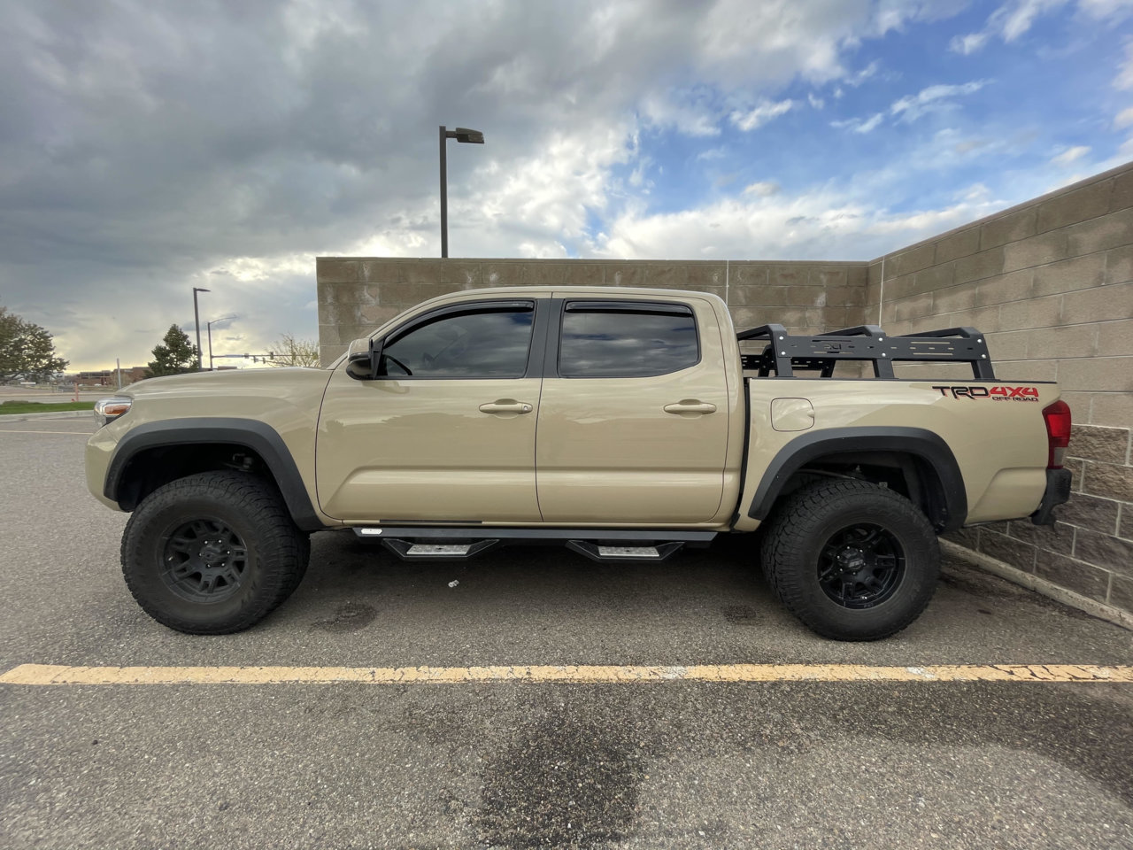 Side Shot - Bed Rack on.jpg