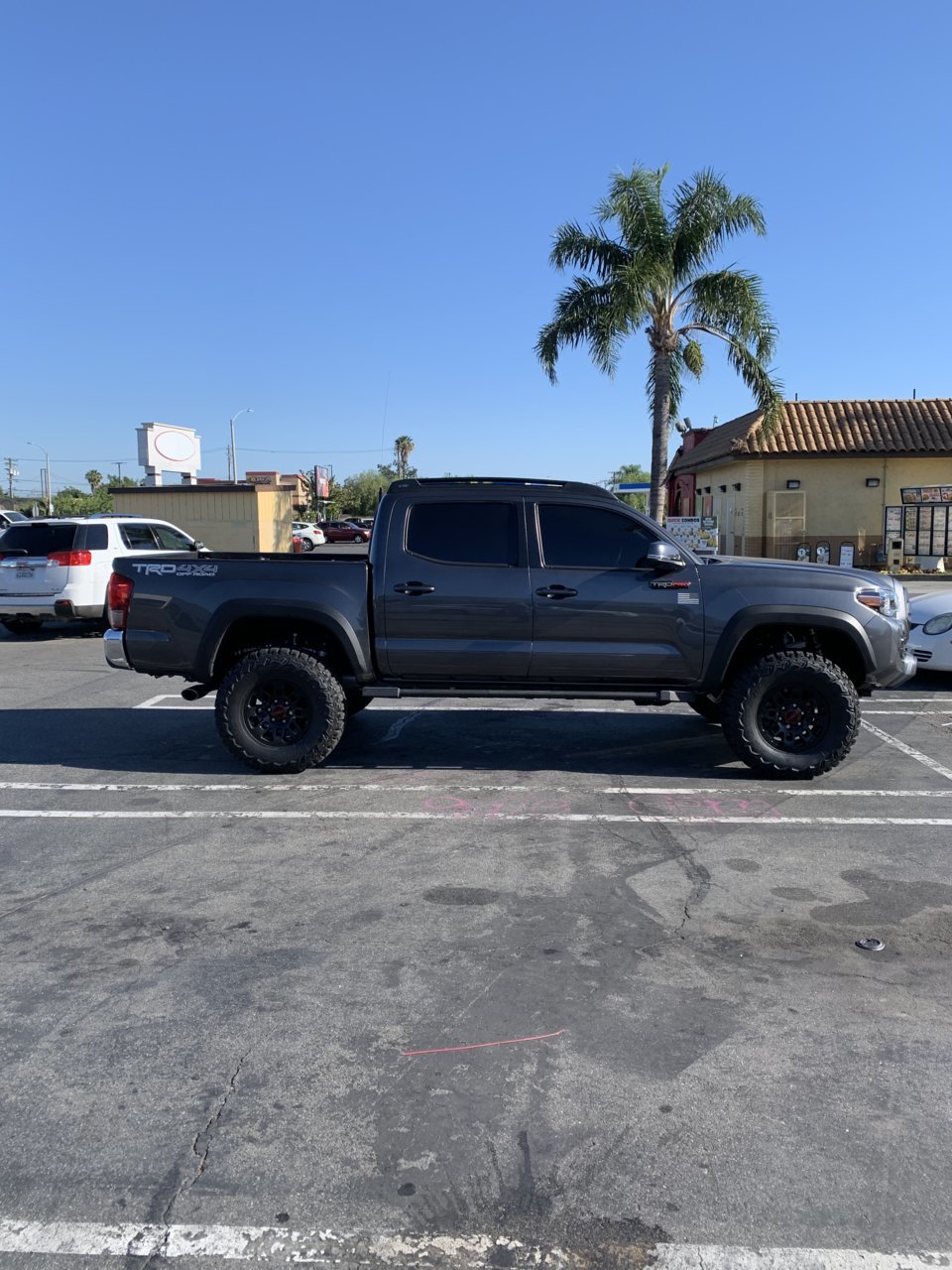 Side view no mudflaps.jpg