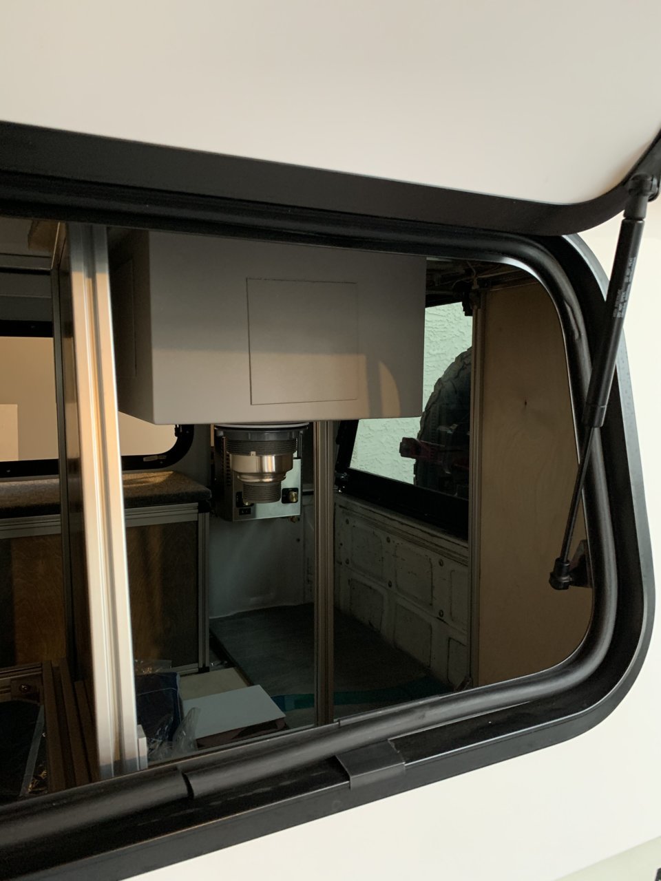 side_door_01.jpg