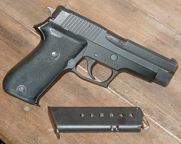 Sig220_lg.jpg